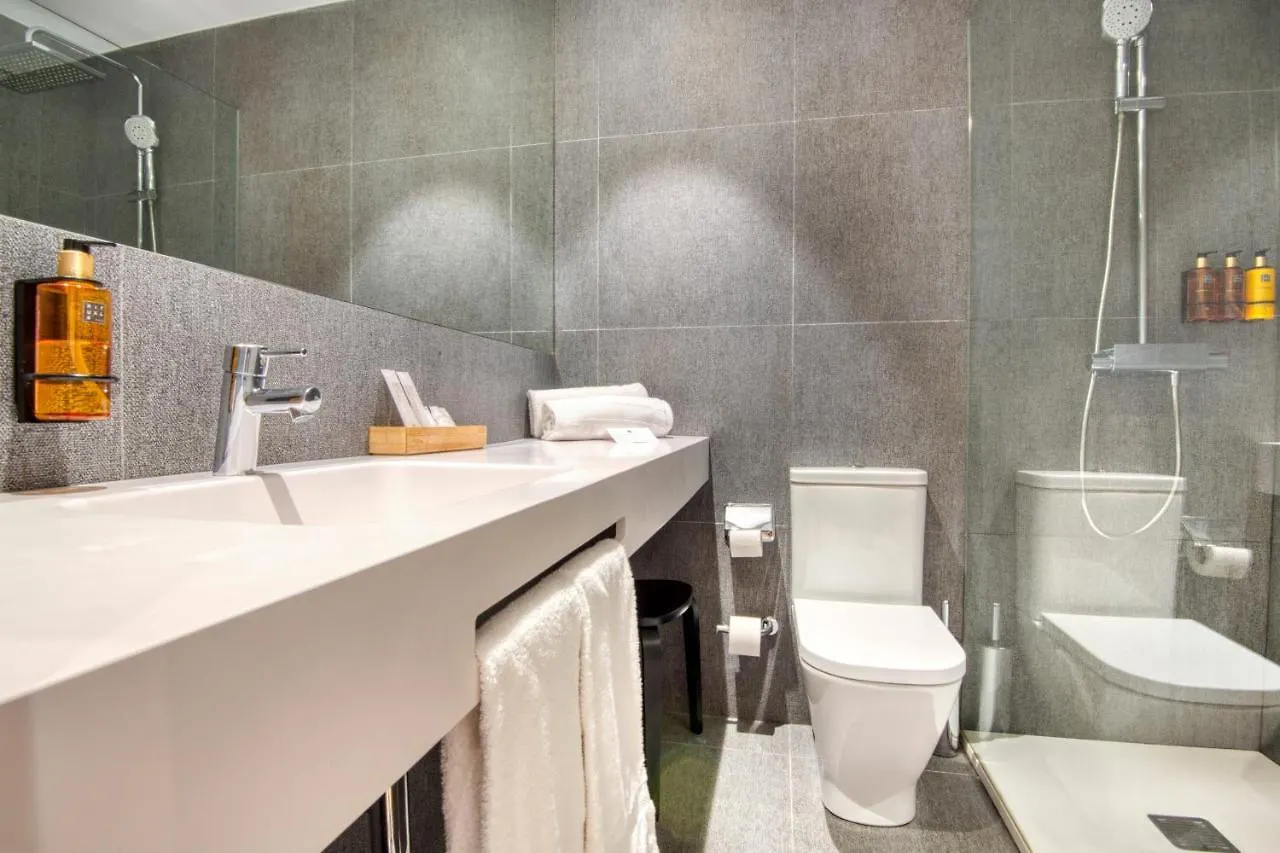***  Hotel Costabella Girona İspanya