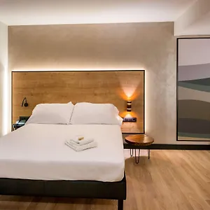 Ibis Styles Ronda Фигерас